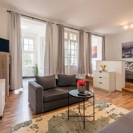 Grossartige Im Loft-stil In Bester Leipziger Lage Apartment *
